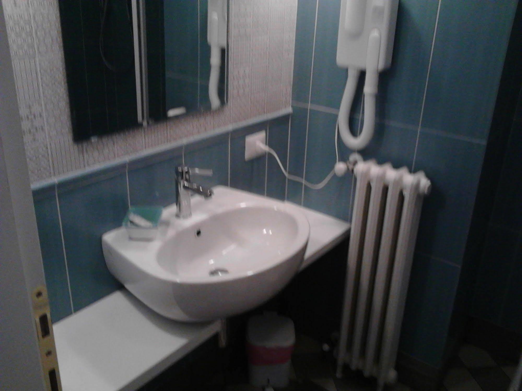 Le Stanze Di Pietro Bed & Breakfast Рим Екстериор снимка